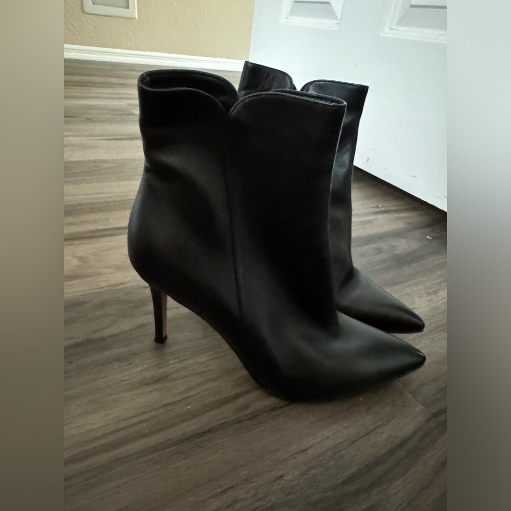 Gianvito Rossi Stiletto-Heel Leather Ankle Boots - Size 36/6